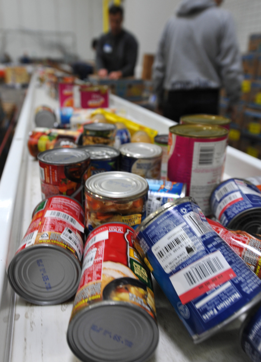 Food Pantry: Sorting Cans