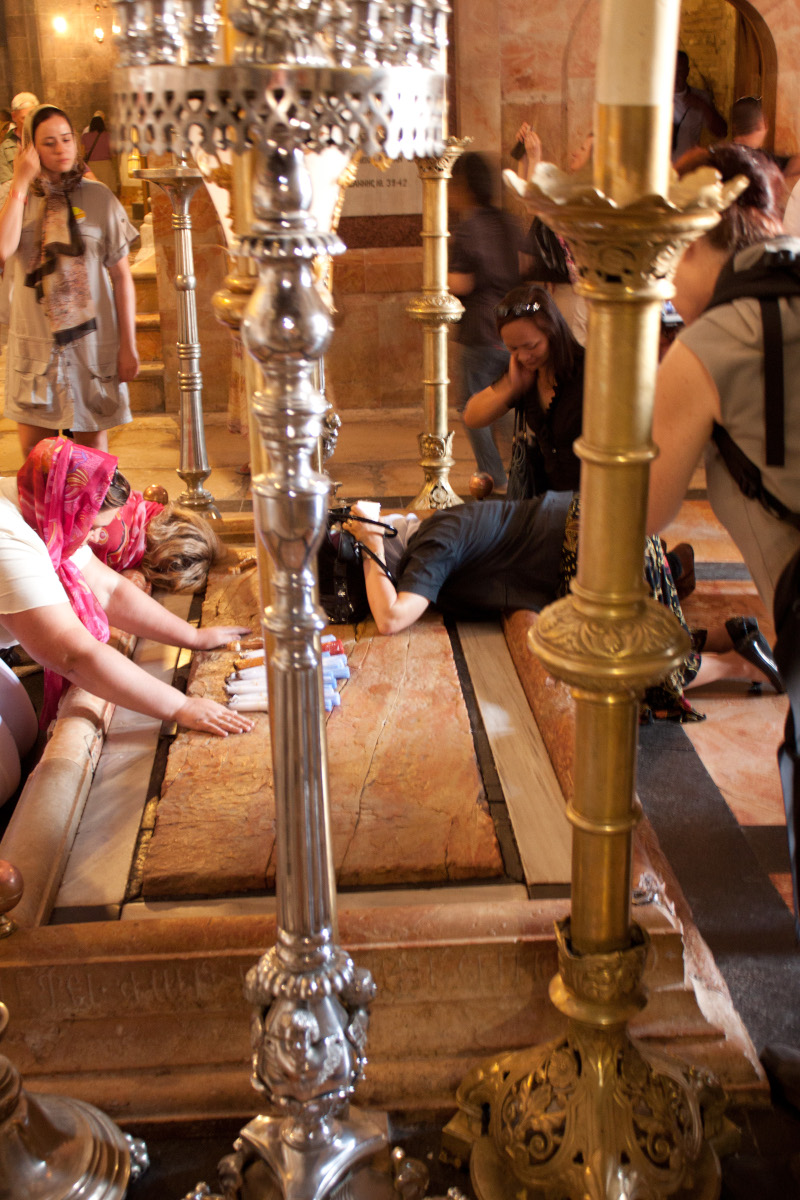 Women in Jerusalem rejoicing