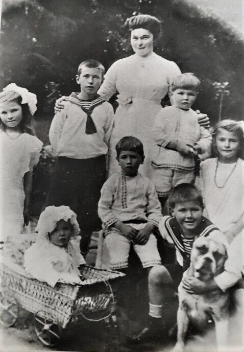 Alexandra Vladimirovna Glebova Tolstaya, with her children