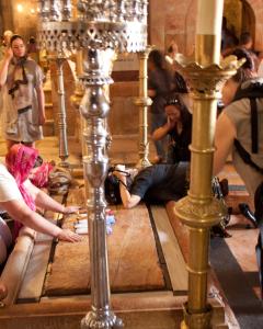 Women in Jerusalem rejoicing