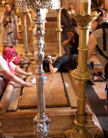 Women in Jerusalem rejoicing